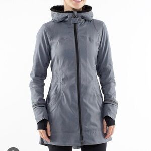 Lululemon Apres Run Anorak Jacket size 4